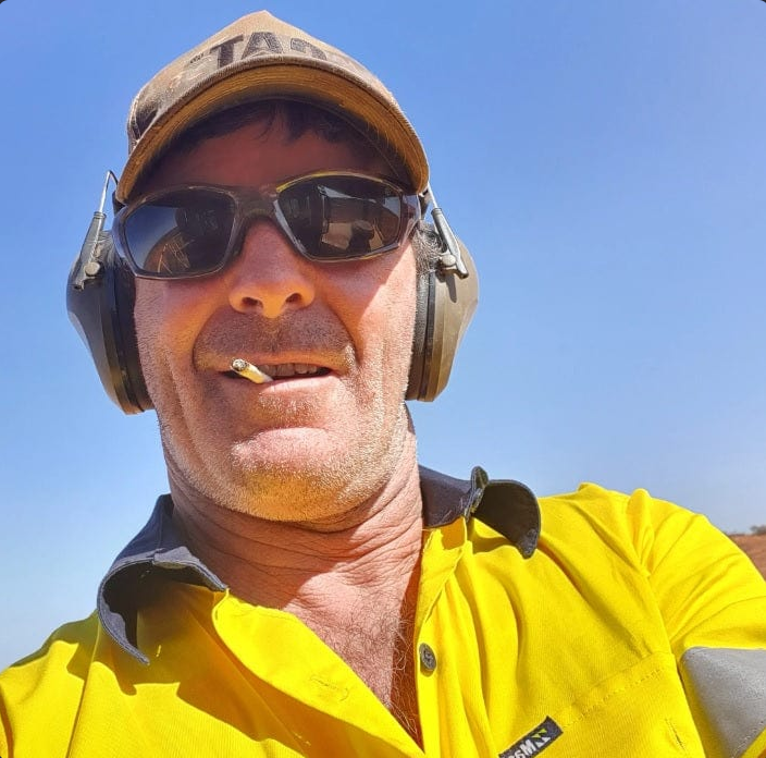 Hearing Protection Pro-Grade Soundproof Ear Muffs Hi-Vis & Safety  