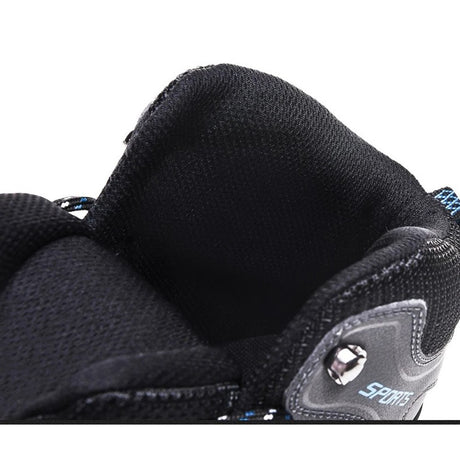 Close view inside the collar: padded tongue and collar lined with black mesh fabric