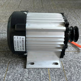 Generator head from the other side, with a Chinese nameplate reading 220V, 3000 W and 1500 RPM above the foot base