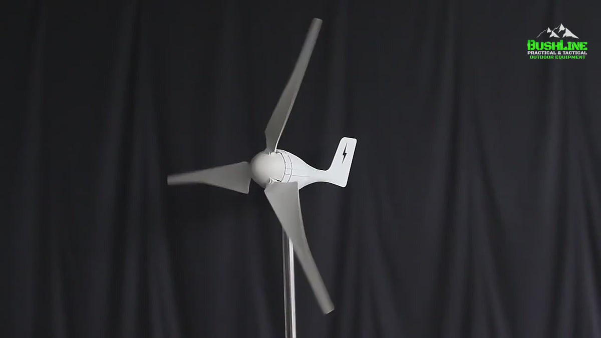 Video: the M-400 three-blade horizontal wind turbine with its lightning-bolt tail fin spinning in a studio, with captions for its 12, 24 or 48 V options, 1.35 m rotor, 7.5 kg weight, 2 m/s start-up and 45 m/s survival rating