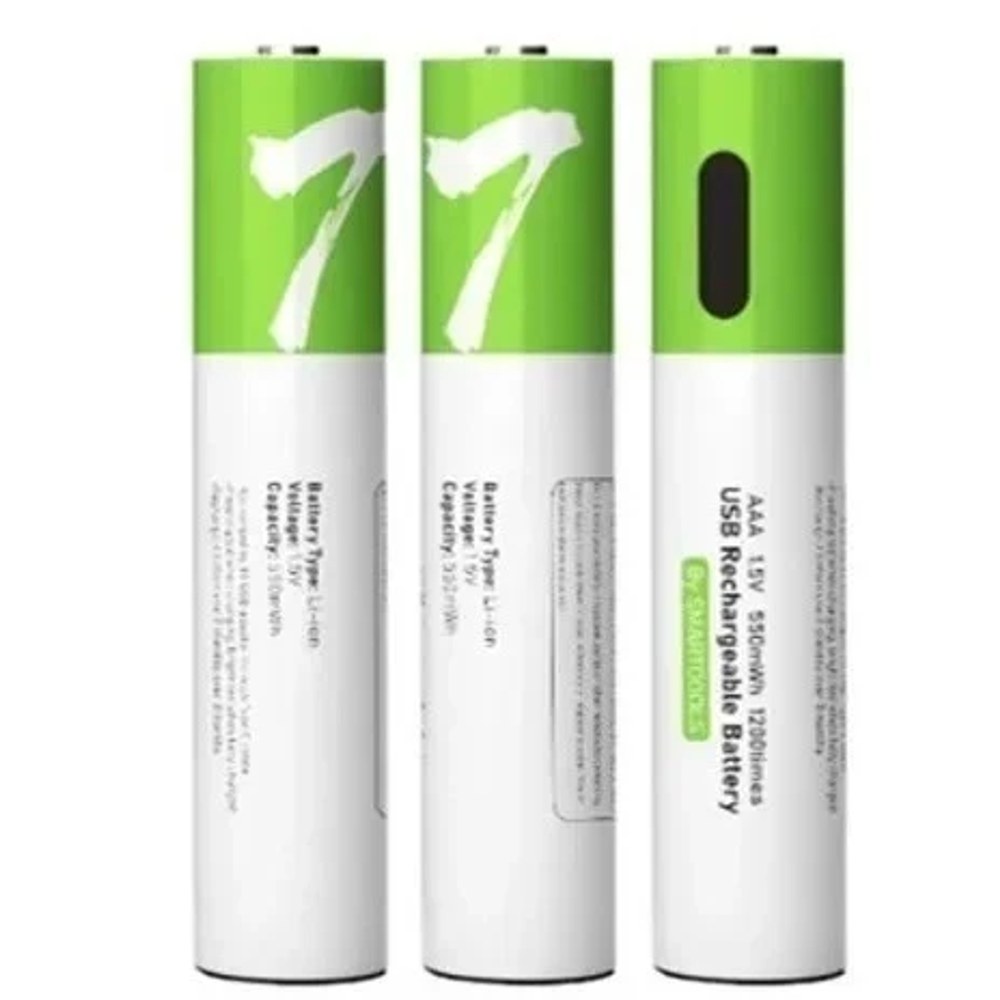 Three AAA USB-C rechargeable lithium cells, one showing the USB-C socket and the print AAA 1.5 V 550 mWh